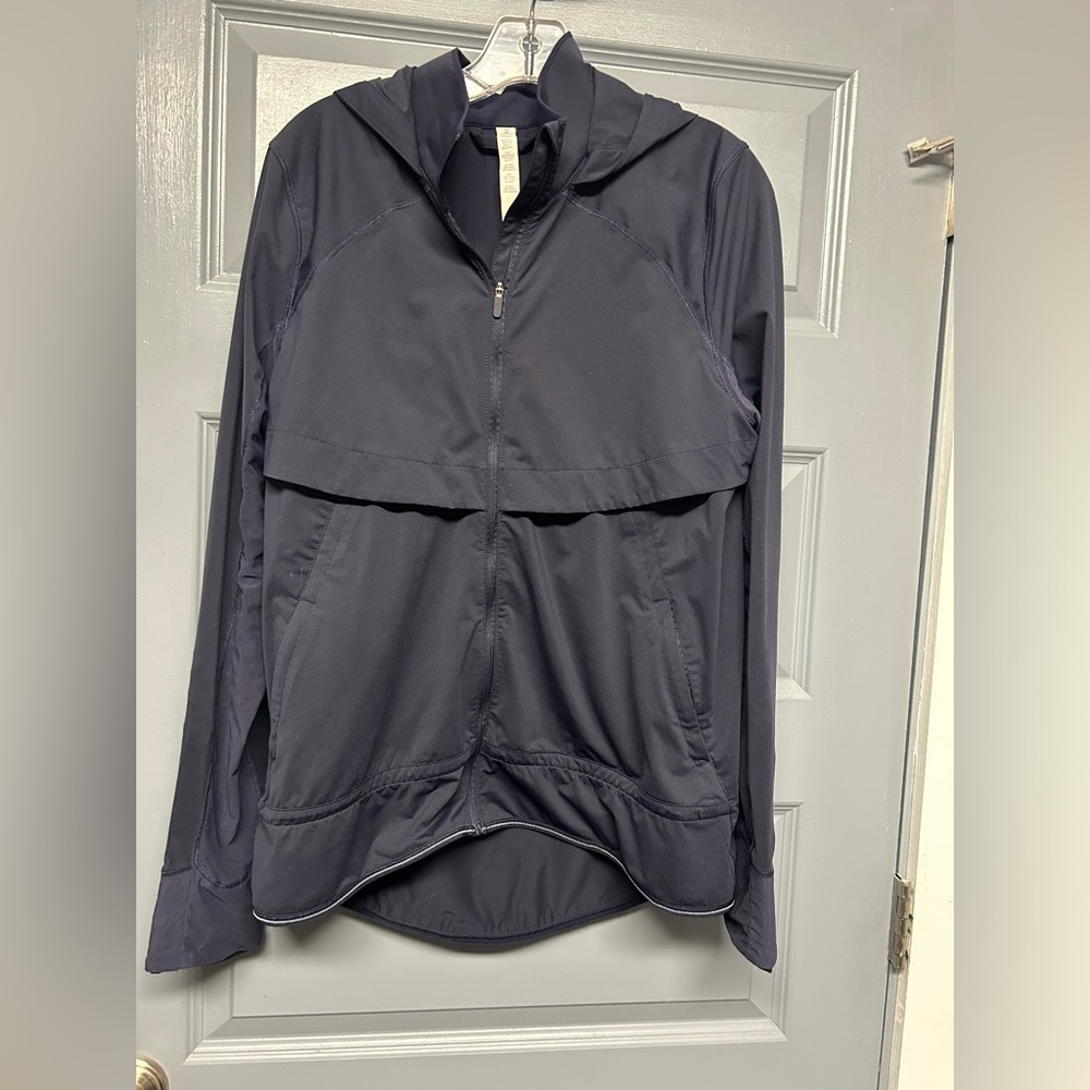 LULULEMON Kicking Asphalt full zip jacket. Navy size 10. Rare!
